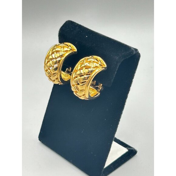Vintage Vendome Clip On Hoops Earrings Shiny Gold Tone Weave Classic Design - Picture 3 of 7